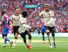 爱游戏体育网址-水晶宫5-4击败利物浦夺冠，赛后评分：水晶宫7号排第一