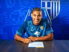 爱游戏体育平台-帕尔马官方：18岁边锋布里奇吉从卢塞恩加盟，签约至2030年