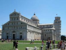 爱游戏体育-比萨：中韩无证导游非法介绍比萨斜塔 面临巨额罚款