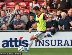 爱游戏体育中国-曼联惨遭低级别球队淘汰，拜耳勒沃库森火上浇油