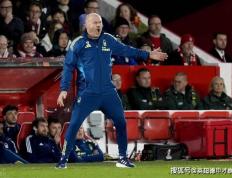 爱游戏体育首页-诺丁汉森林新帅肖恩戴奇继续禁止球员训练时佩戴保暖脖套和帽子！