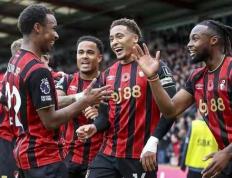 爱游戏体育中国-英超神奇黑马！伯恩茅斯1个夏窗17人离队，却强势逆袭冲到联赛第2