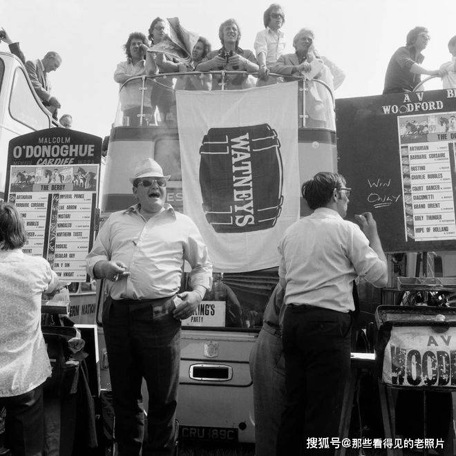 爱游戏体育官网-老照片 一起踏上1970年代英格兰的巴士之旅
