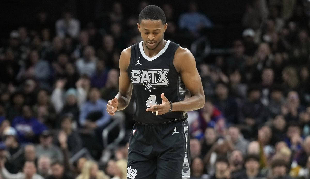 爱游戏体育网址-圣安东尼奥马刺续约达龙福克斯，薪水或有变动