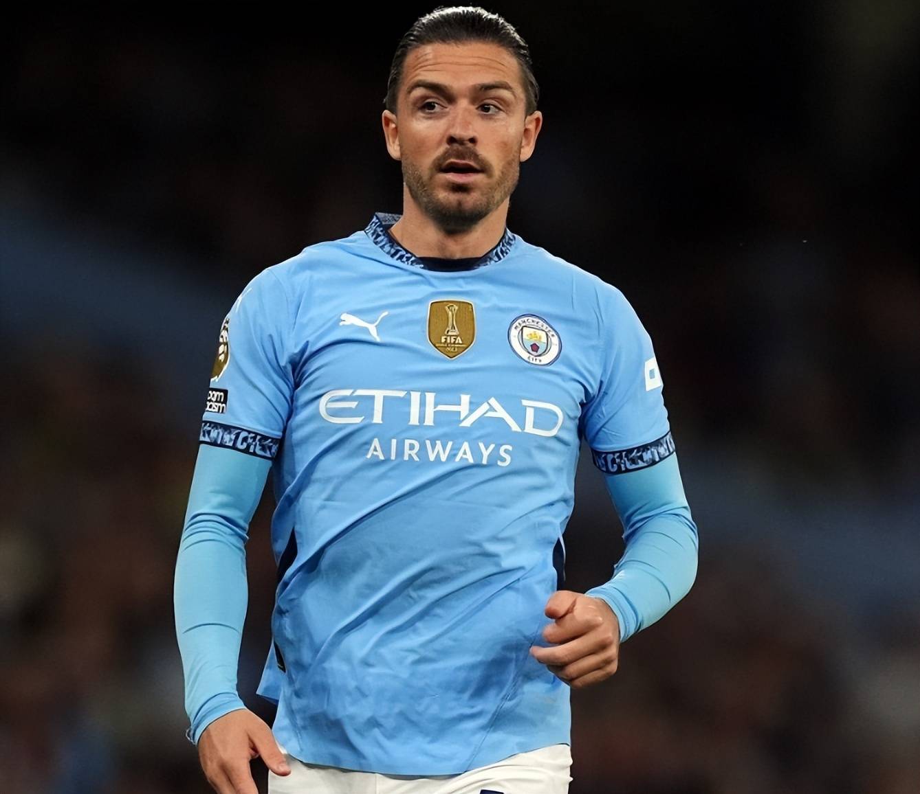 爱游戏体育首页-4年仅12球，曼城1亿英镑中场身价狂跌7200万欧元，30万周薪无人问津