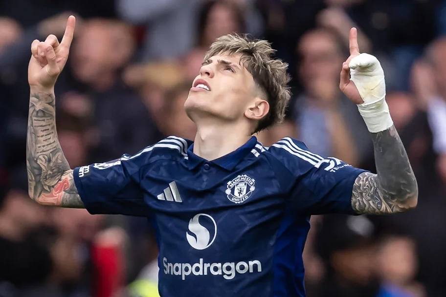 爱游戏体育首页-加纳乔离队在即，英超多队虎视眈眈，阿斯顿维拉成潜在下家