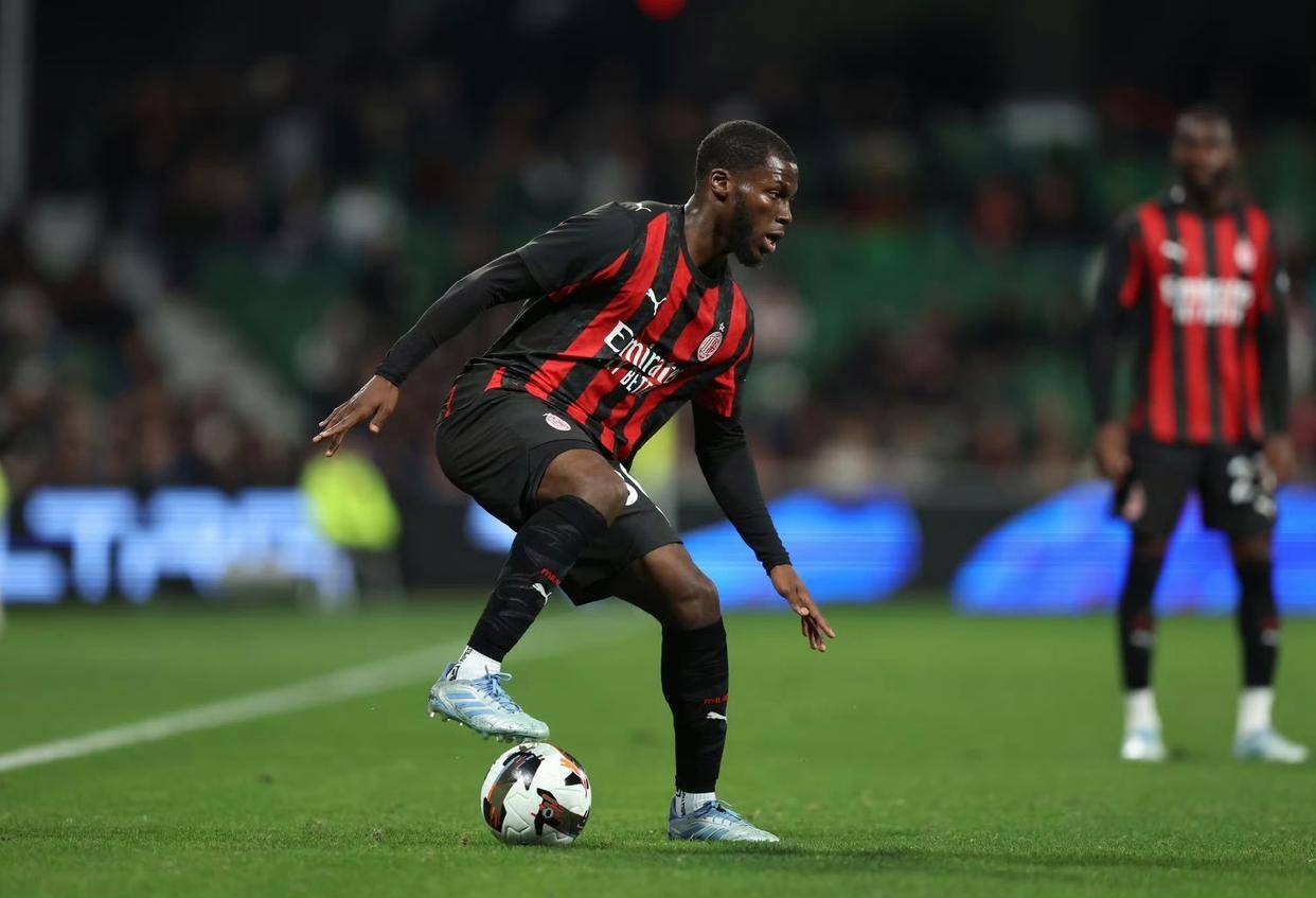 爱游戏体育中国-打晕送走？诺丁汉森林欲3000万欧报价穆萨，那不勒斯加入争夺