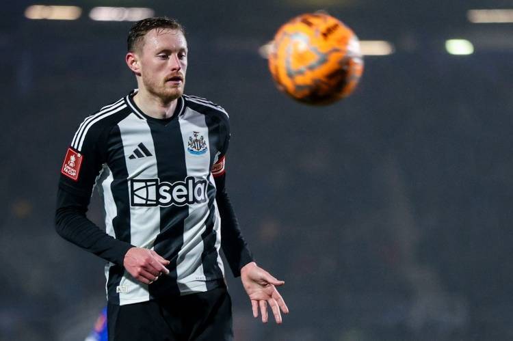 爱游戏体育-TA：利兹联总价1200万镑报价朗斯塔夫，纽卡尚未回复