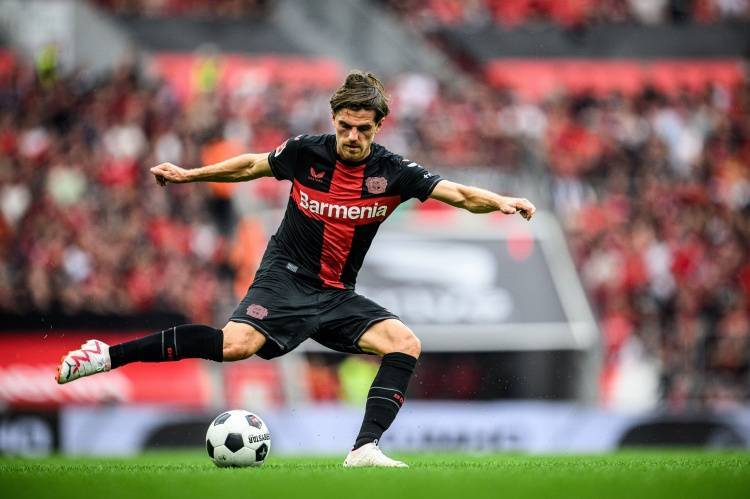 ayxsports-德天空：奥格斯堡有意夏窗签霍夫曼，球员想要留在勒沃库森