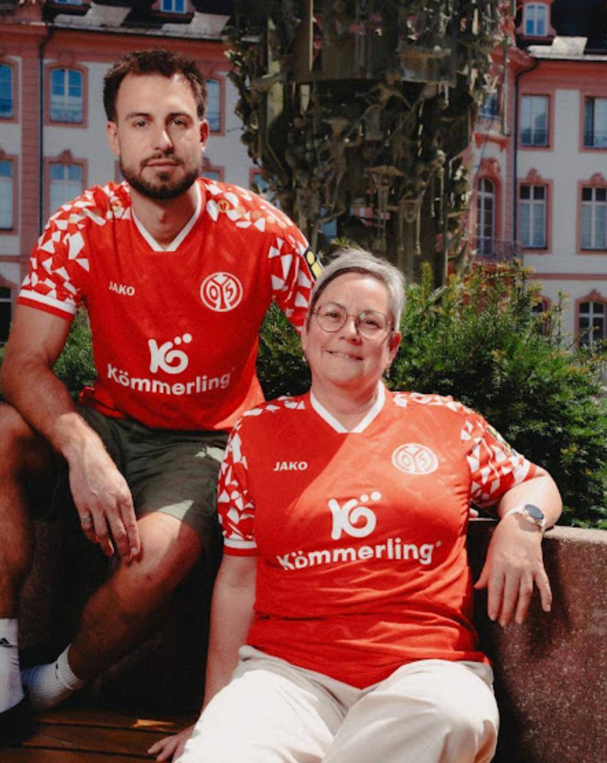 爱游戏体育-美因茨05足球俱乐部发布25/26赛季全新主场球衣