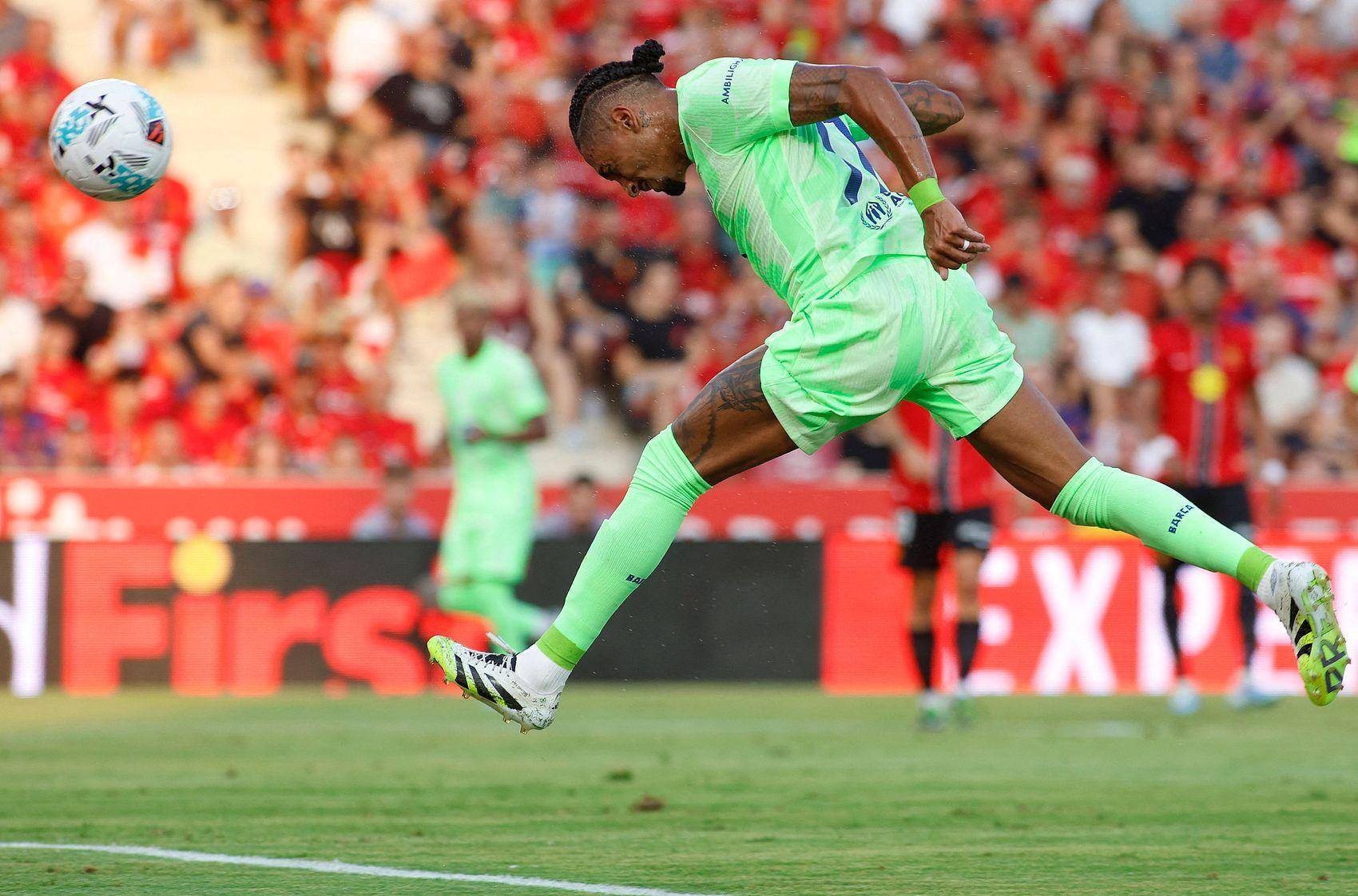 爱游戏体育下载-【西甲】新10号亚马尔传射建功，巴塞罗那大胜马洛卡