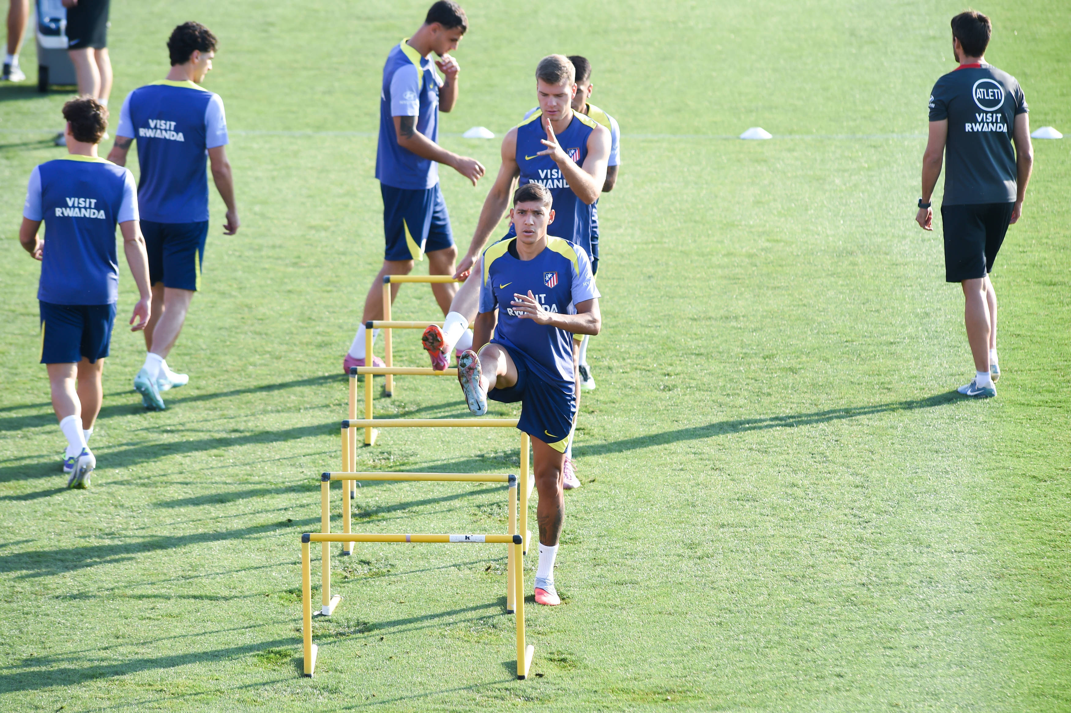 爱游戏体育中国-（体育）足球：马德里竞技一队备战新赛季