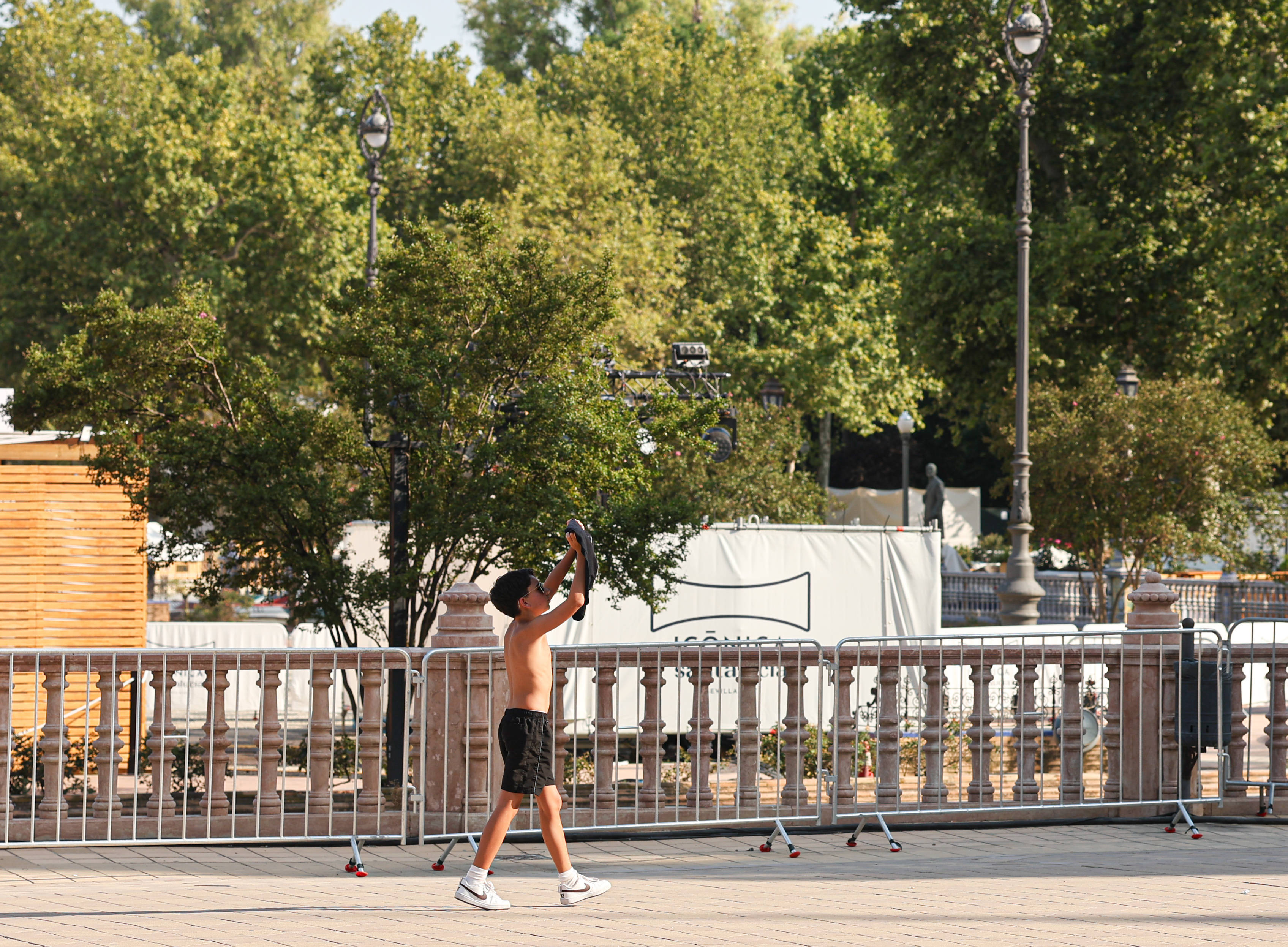 爱游戏体育下载-西班牙塞维利亚：烈日炎炎