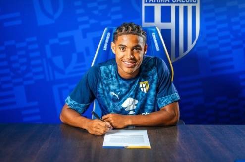 爱游戏体育平台-帕尔马官方：18岁边锋布里奇吉从卢塞恩加盟，签约至2030年