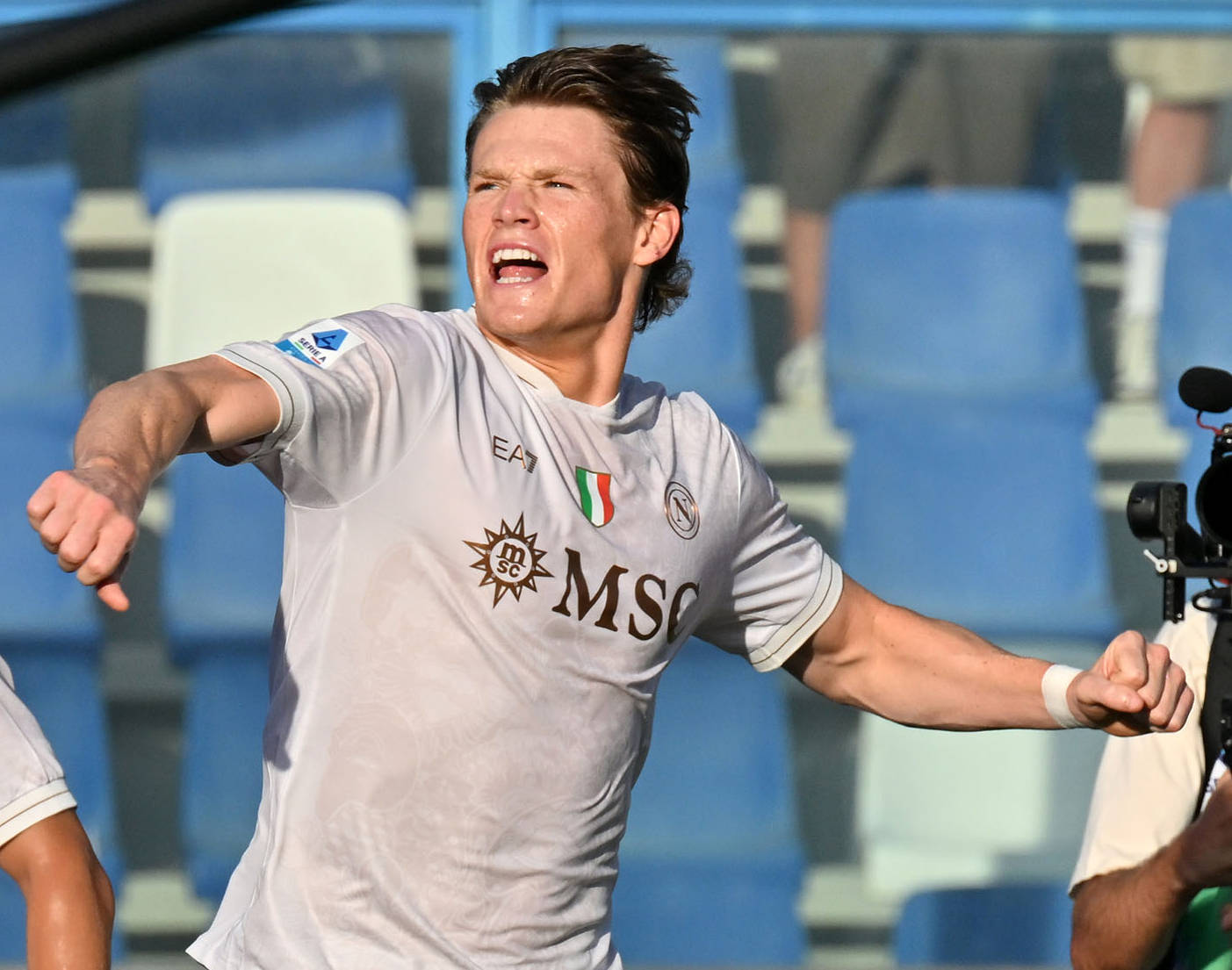 ayxsports-（体育）足球——意甲：那不勒斯胜萨索洛