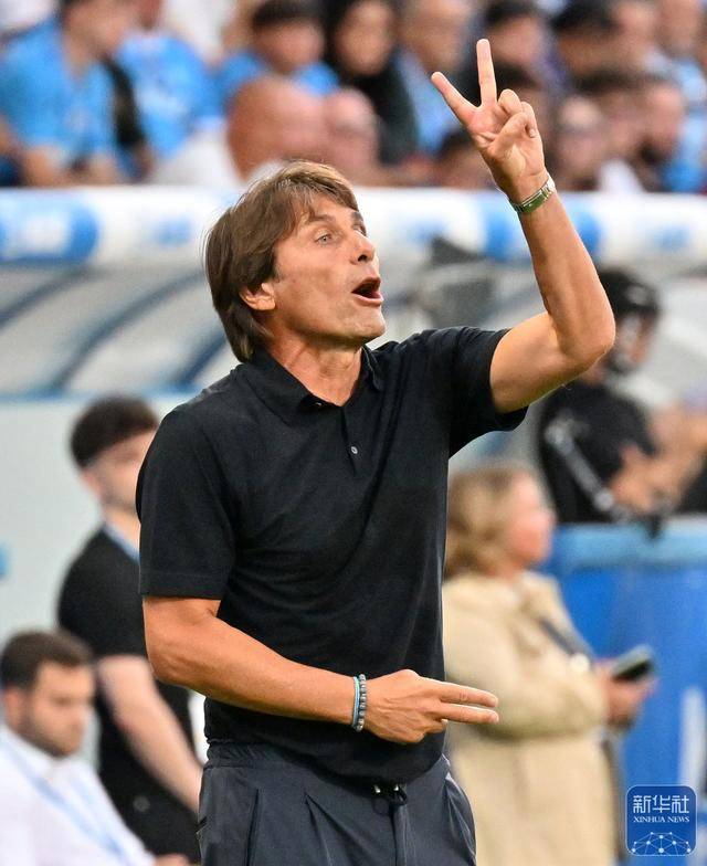 爱游戏-足球丨意甲：那不勒斯胜萨索洛