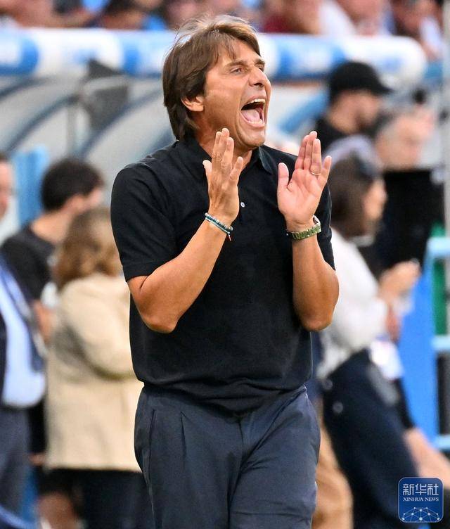 爱游戏-足球丨意甲：那不勒斯胜萨索洛