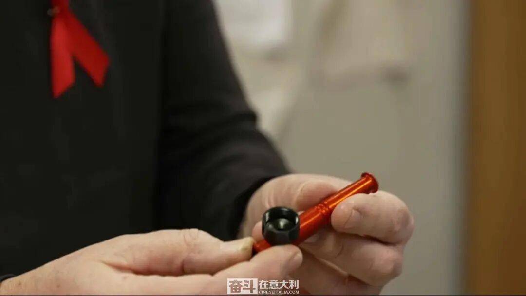 爱游戏体育app-意大利博洛尼亚市政府免费发放吸毒用品 引发严重争议