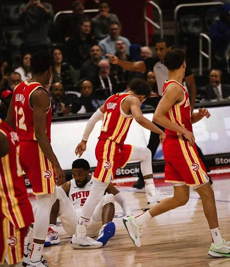 爱游戏体育网址-老鹰拒绝续约！特雷杨告别亚特兰大