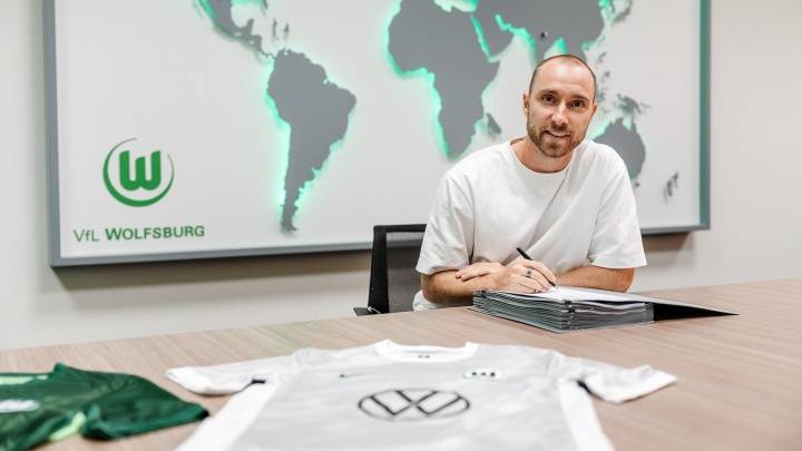 爱游戏-官方：埃里克森自由身加盟沃尔夫斯堡 签约2年身披24号