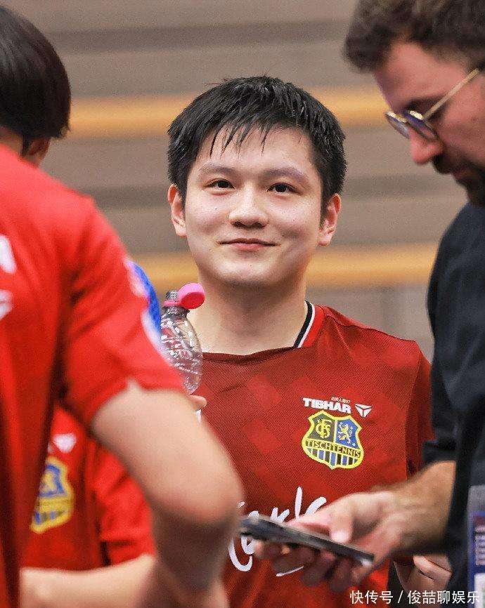 爱游戏体育下载-樊振东德国杯3-0胜利！多特蒙德教练寻求合影留念