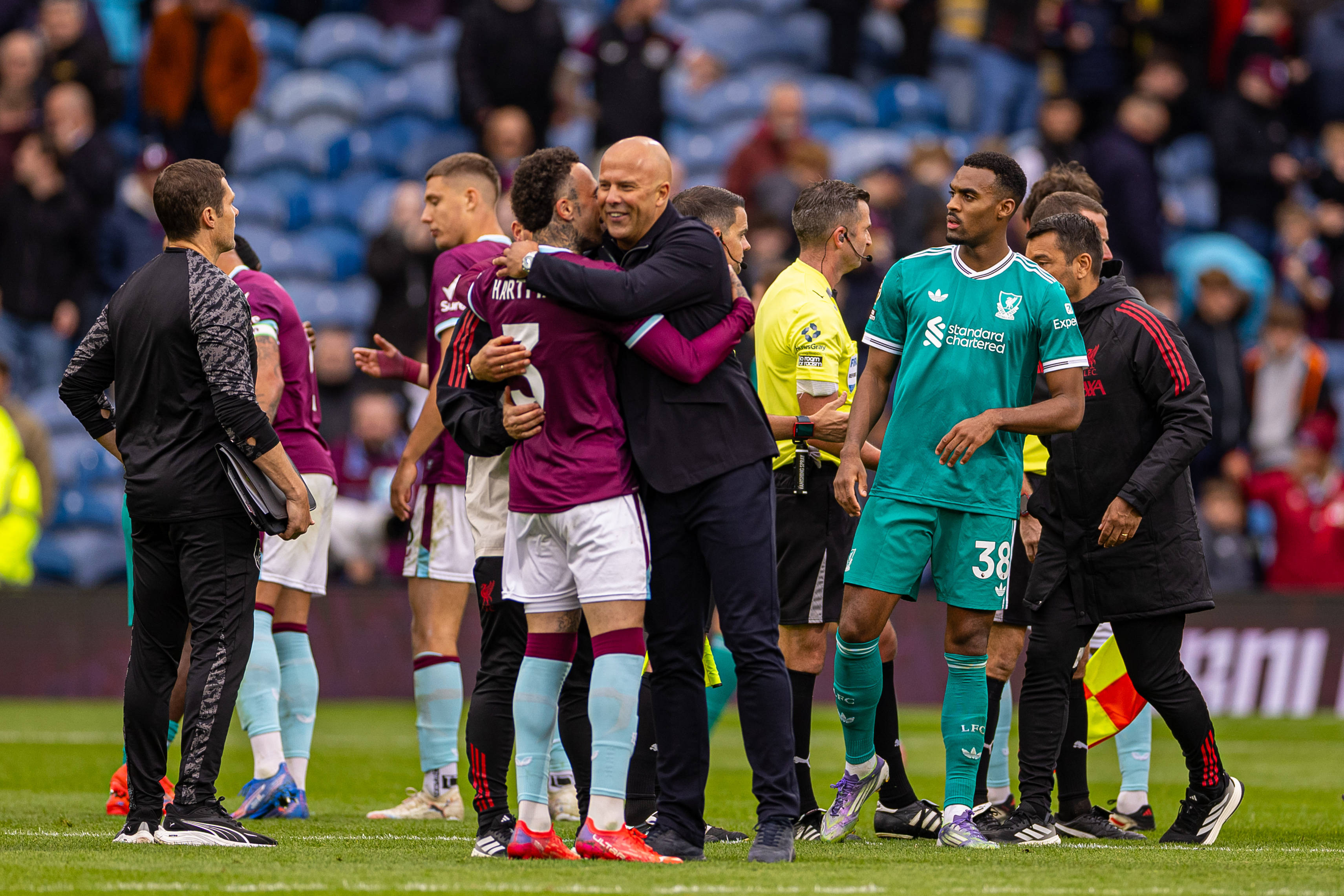 aiyouxi-（体育）足球——英超：利物浦胜伯恩利