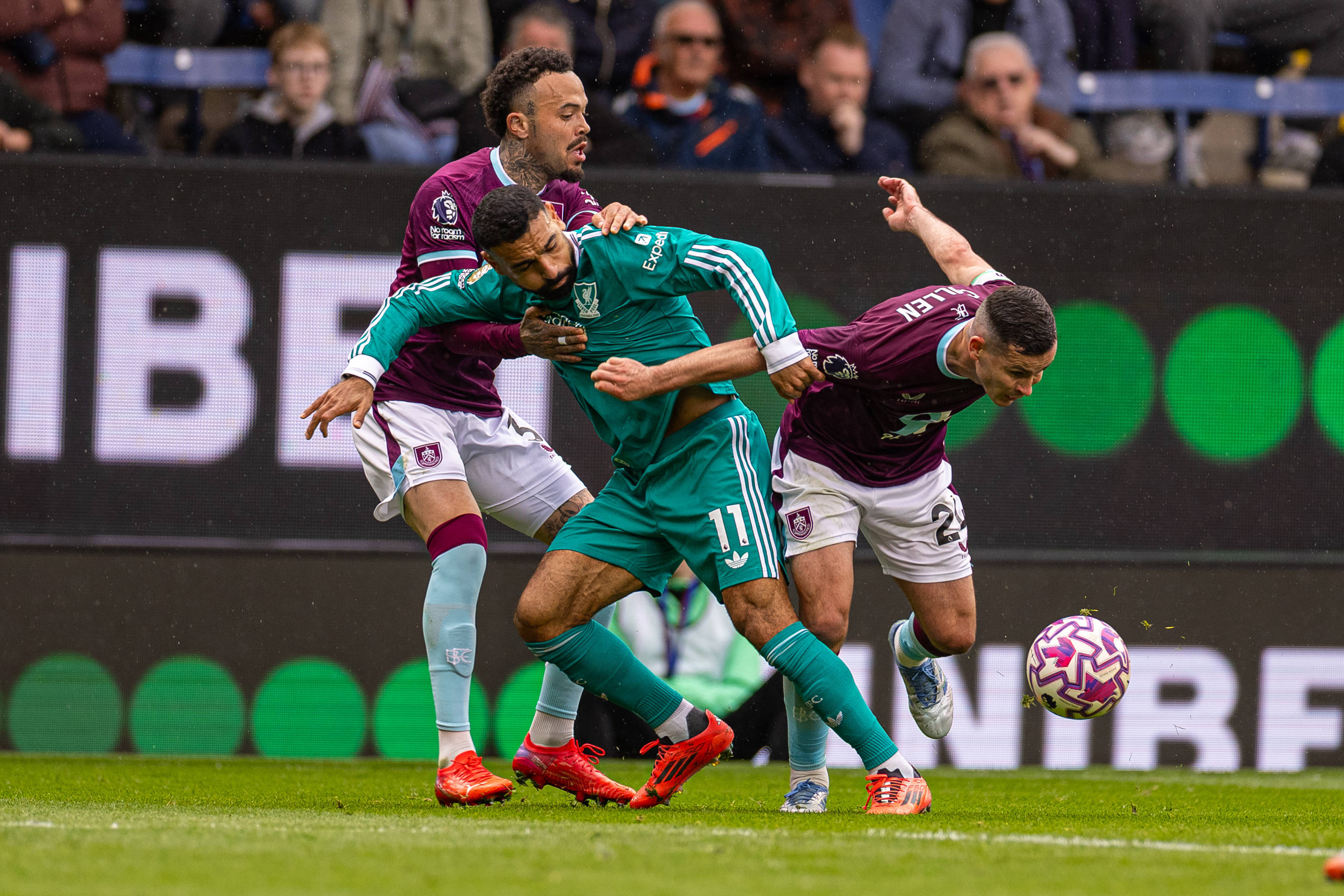 aiyouxi-（体育）足球——英超：利物浦胜伯恩利