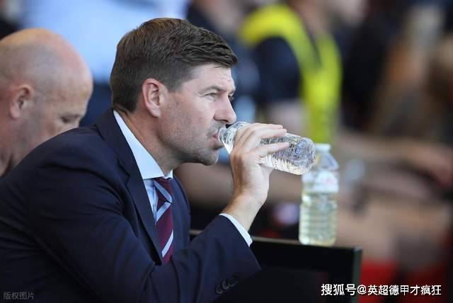 爱游戏体育首页-诺丁汉森林新帅肖恩戴奇继续禁止球员训练时佩戴保暖脖套和帽子！