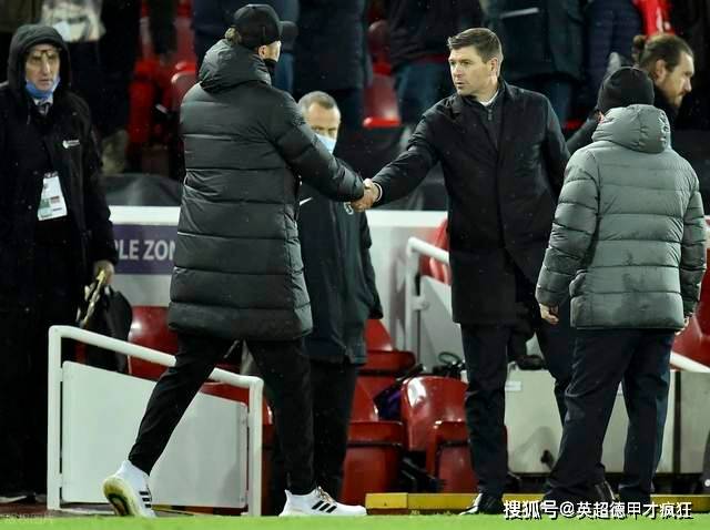 爱游戏体育首页-诺丁汉森林新帅肖恩戴奇继续禁止球员训练时佩戴保暖脖套和帽子！