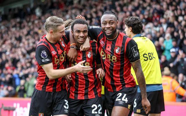 爱游戏体育中国-英超神奇黑马！伯恩茅斯1个夏窗17人离队，却强势逆袭冲到联赛第2